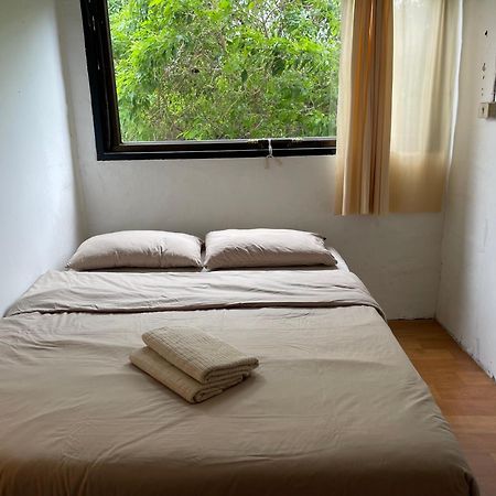 Budget Room Koh Phangan Pier With Ac Exterior photo