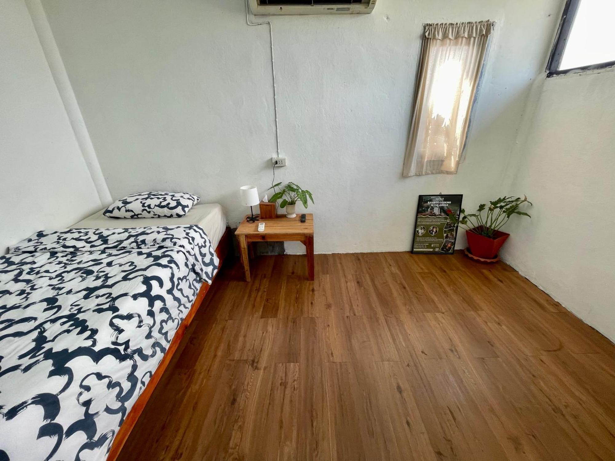Budget Room Koh Phangan Pier With Ac Exterior photo